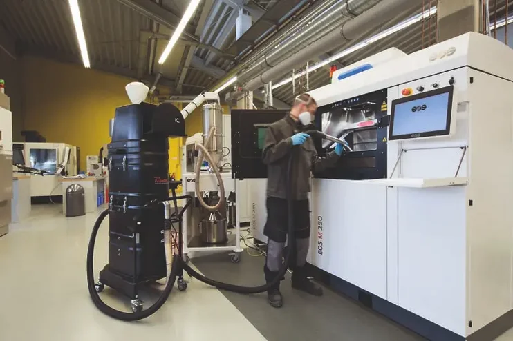 Cleaning of construction chambers and facilities