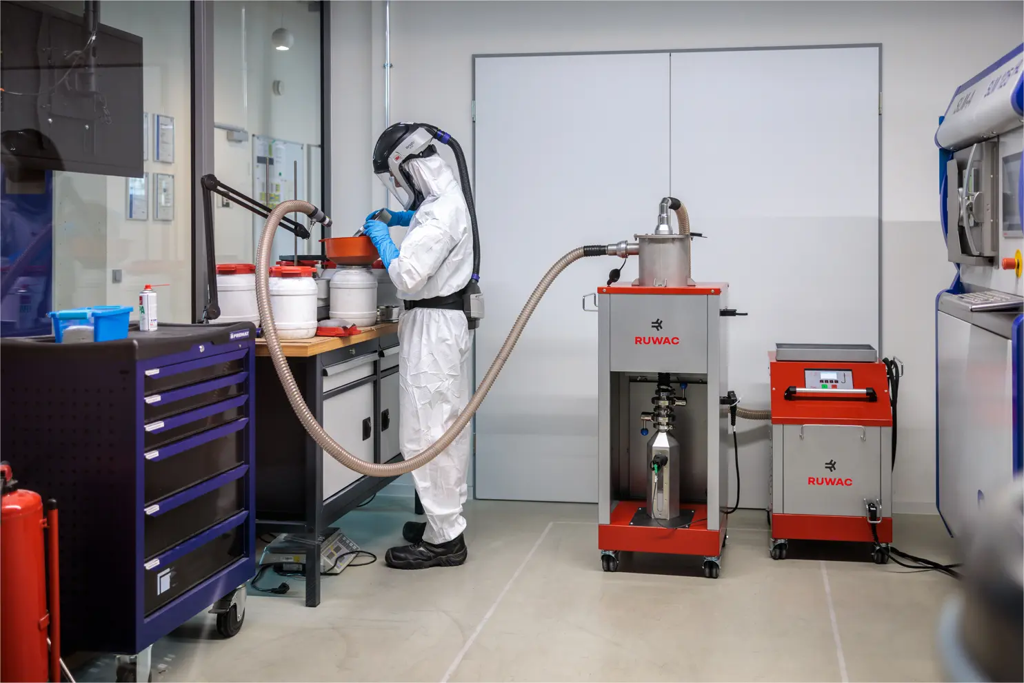 Dosing and Transferring of Metal Powder