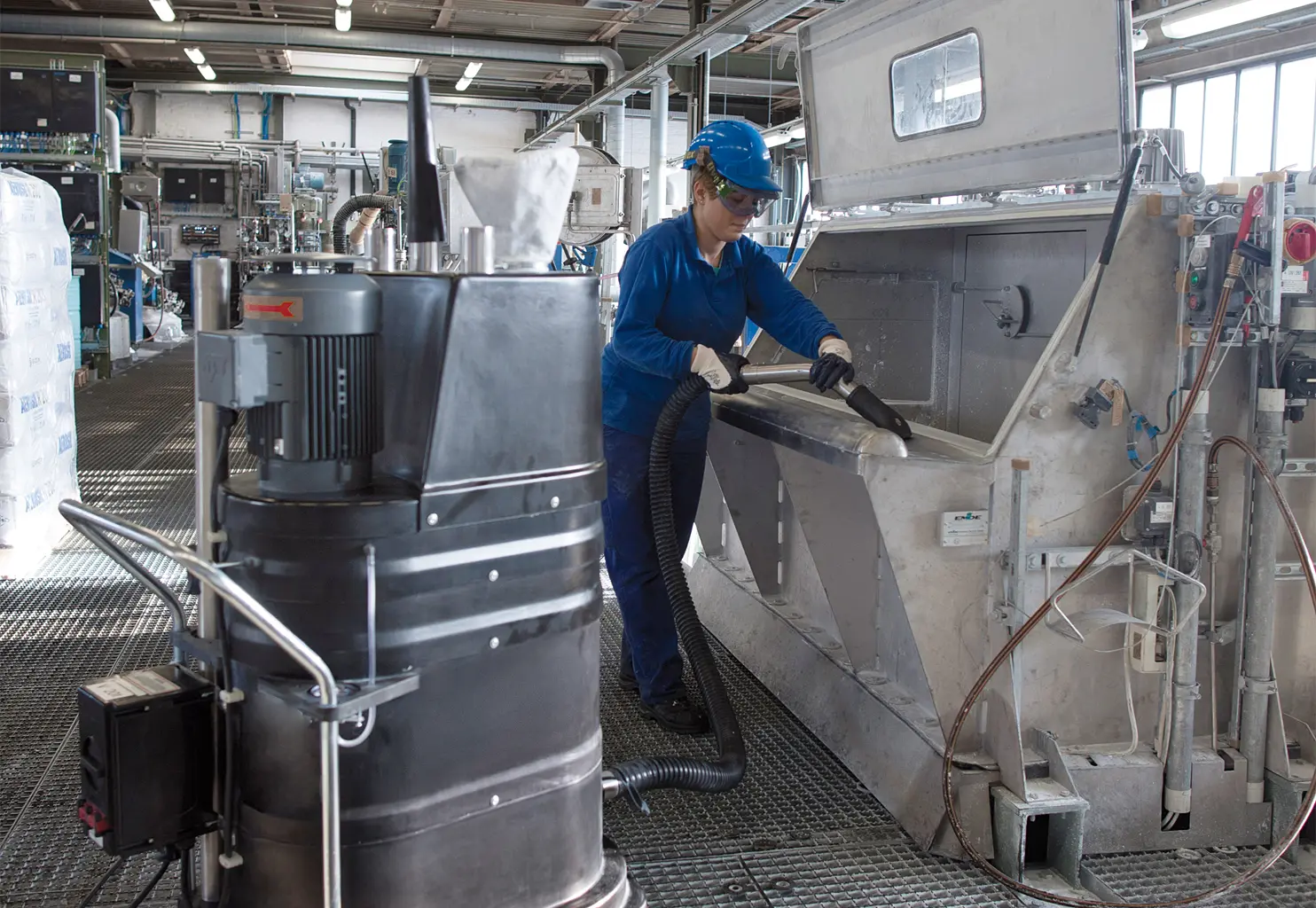 Filling and Decanting Volatile Substances